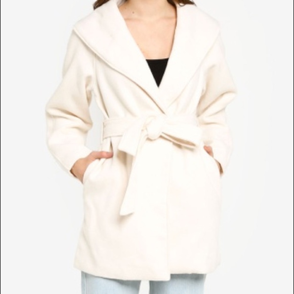 ✨f21 belted cream wrap coat✨